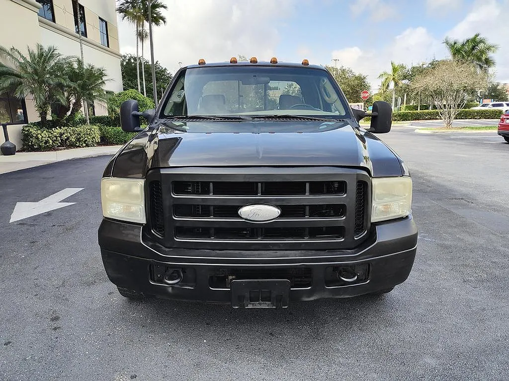 2006 Ford F-350 XL image 2
