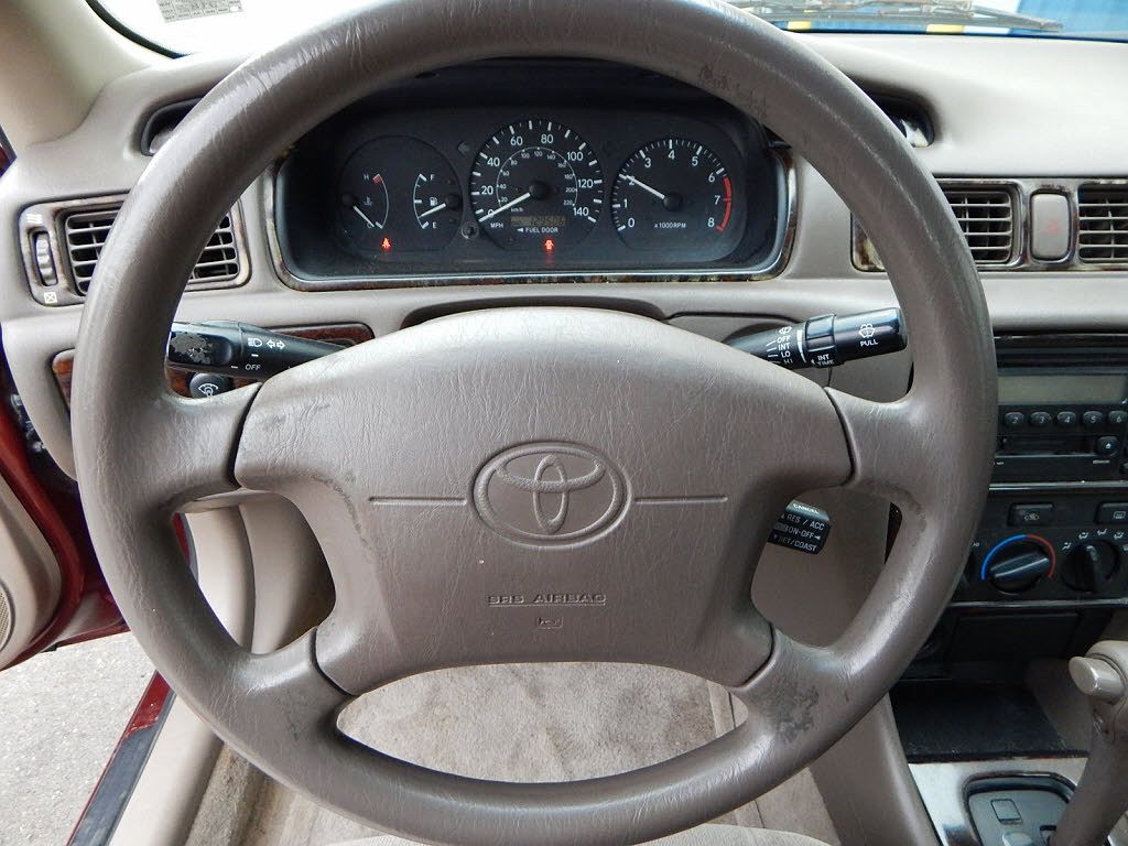 2000 Toyota Camry CE image 7