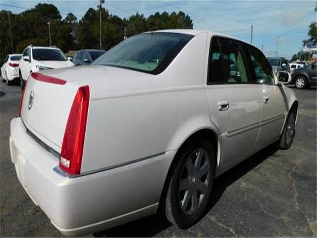 2007 Cadillac DTS null image 3