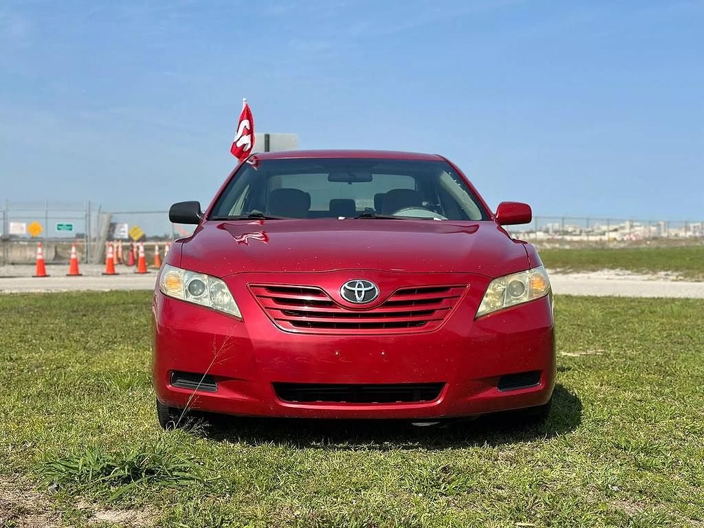 2008 Toyota Camry LE image 1
