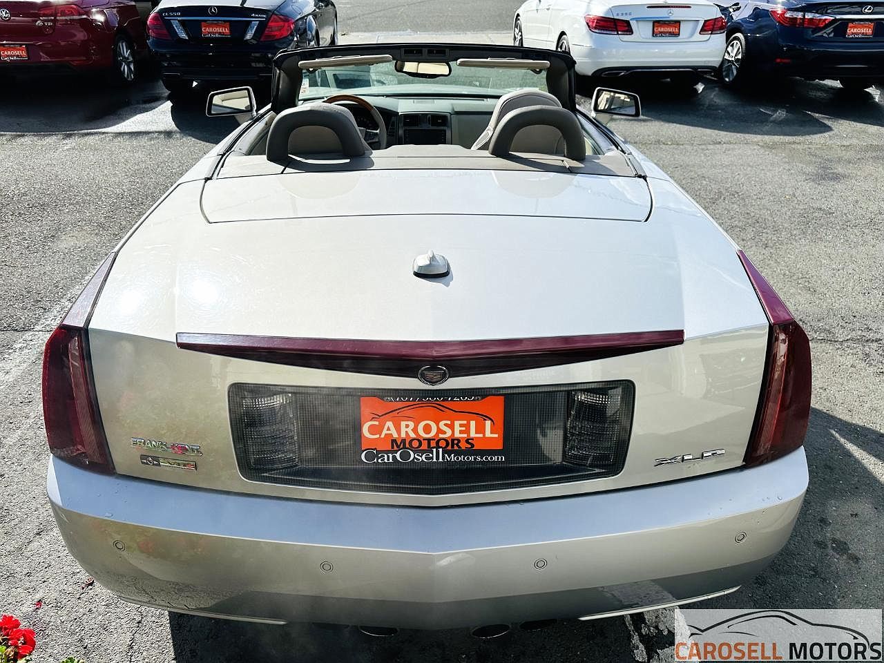 2005 Cadillac XLR Base image 7