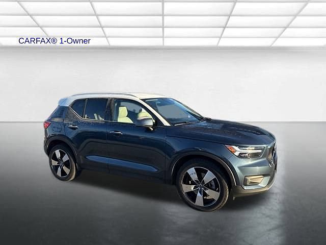 2021 Volvo XC40