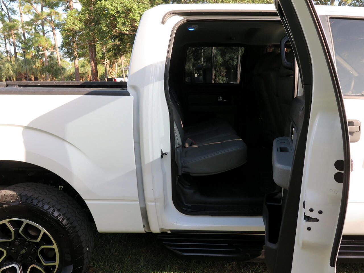 2014 Ford F-150 FX4 image 20