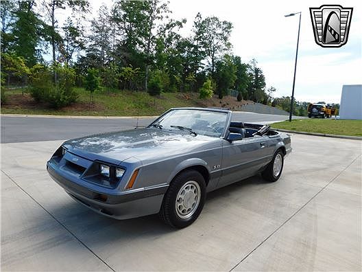1985 Ford Mustang GT image 3