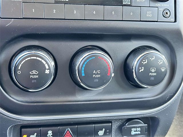 2017 Jeep Compass Latitude image 3