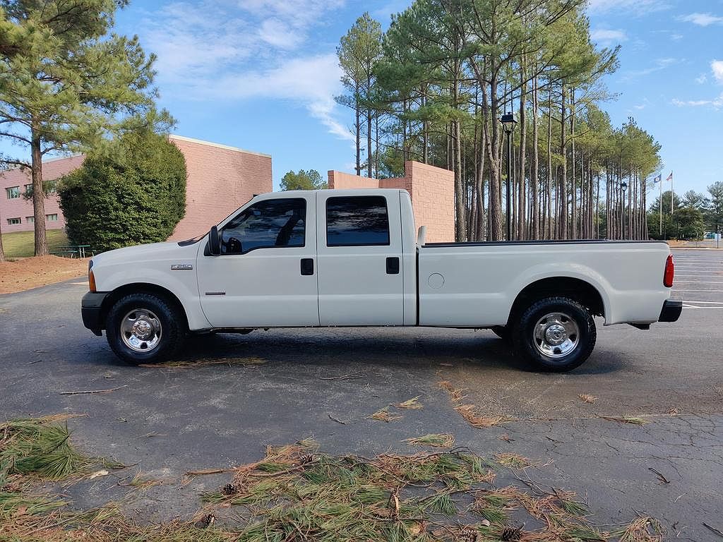 2005 Ford F-250 XL image 3