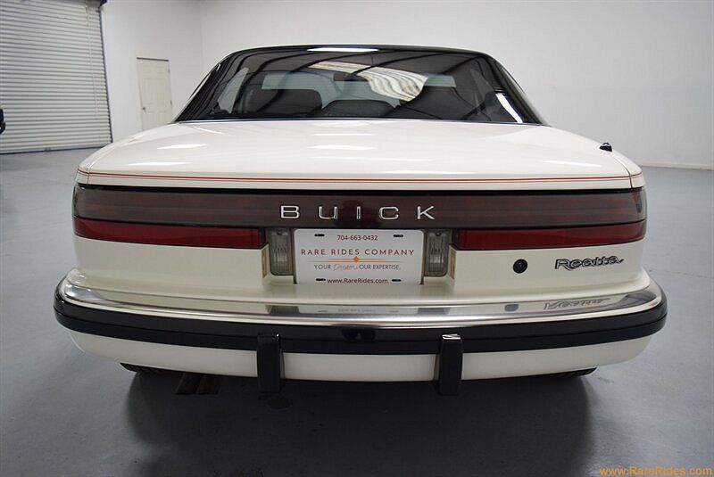 1990 Buick Reatta null image 16