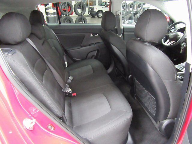 2011 Kia Sportage Base image 3