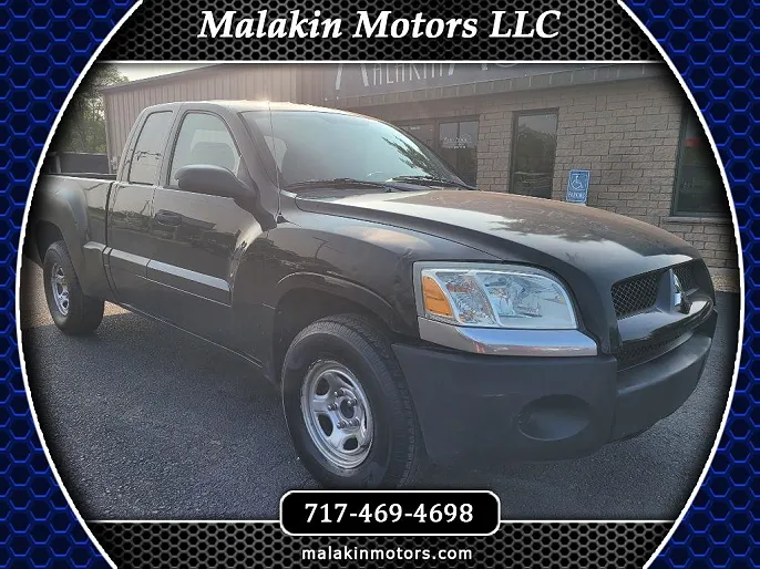 2008 Mitsubishi Raider