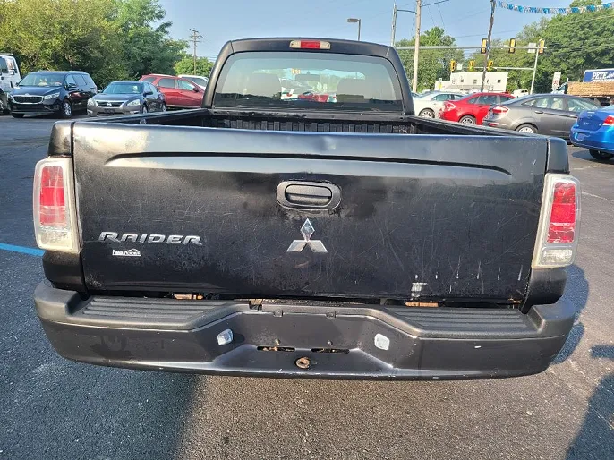2008 Mitsubishi Raider