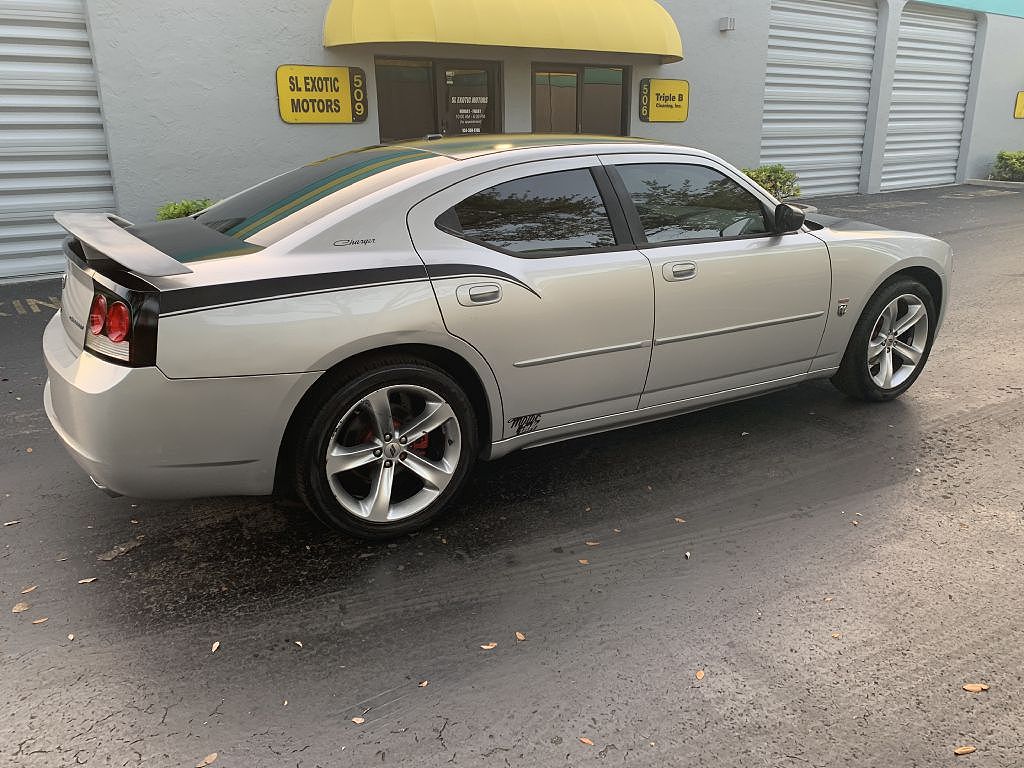 2009 Dodge Charger null image 3