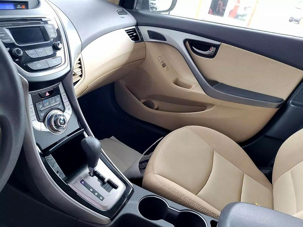 2013 Hyundai Elantra Limited Edition image 4