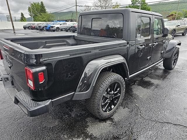 2025 Jeep Gladiator
