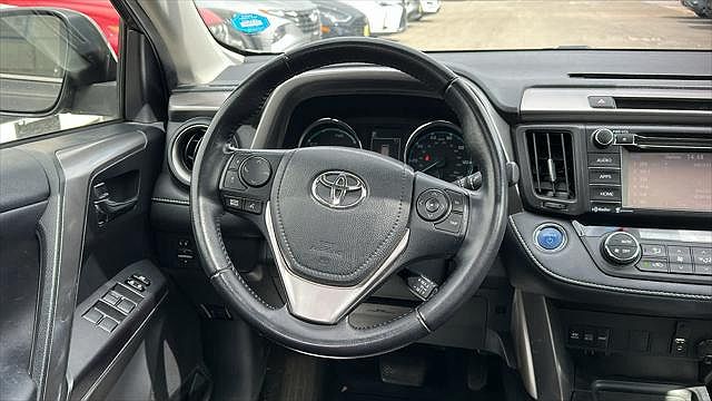 2016 Toyota RAV4 XLE image 20