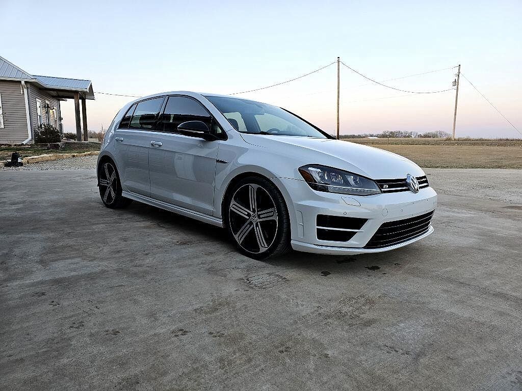 2015 Volkswagen Golf null image 2