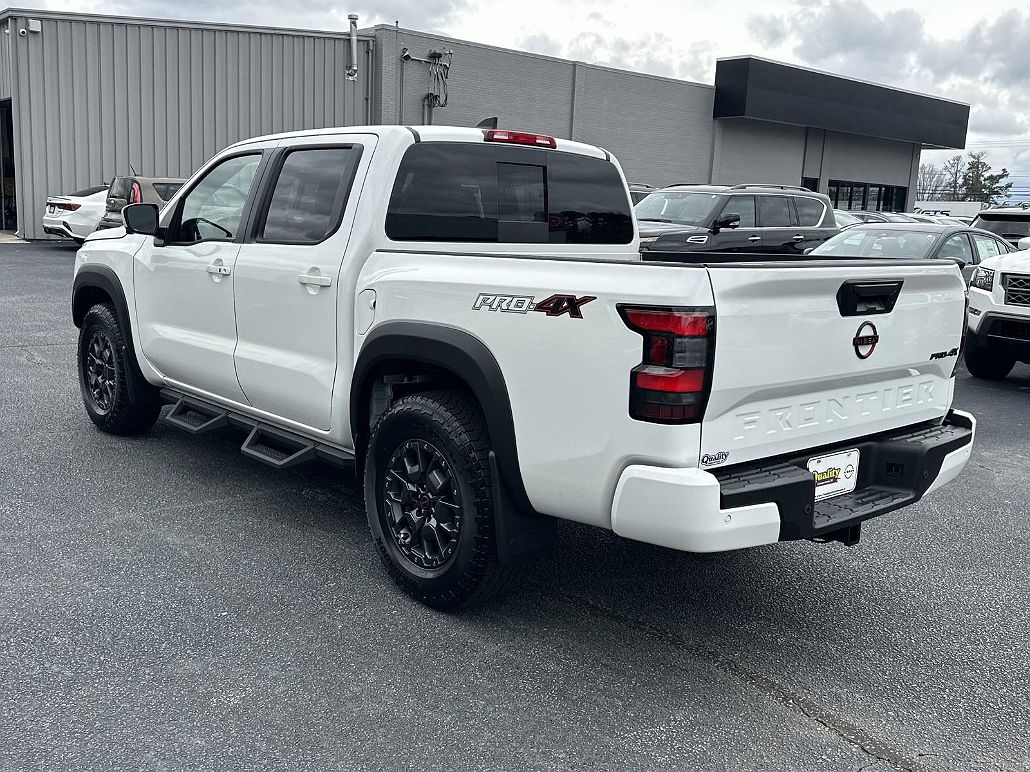 2024 Nissan Frontier PRO-4X image 5