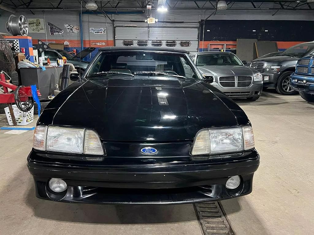 1989 Ford Mustang GT image 2