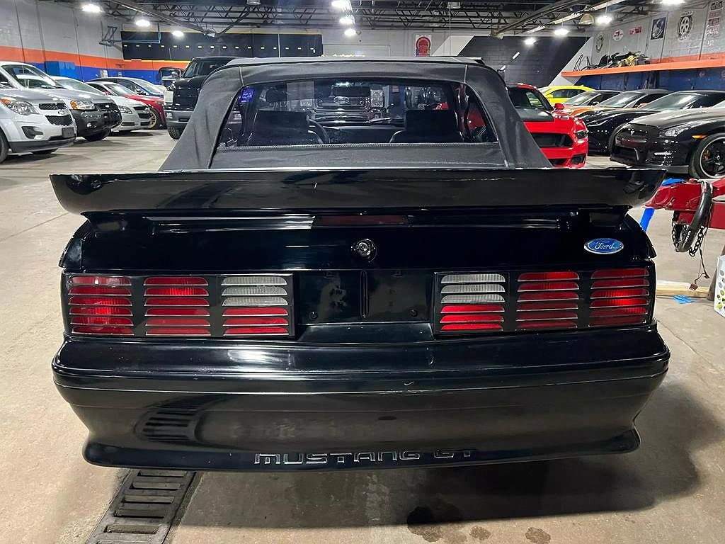 1989 Ford Mustang GT image 5
