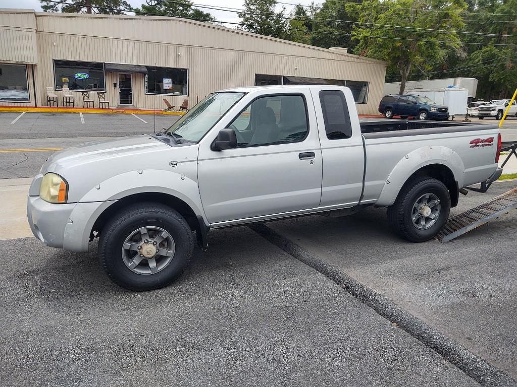 2004 Nissan Frontier XE image 0