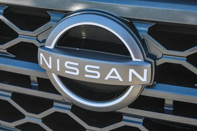 2024 Nissan Frontier SL image 5