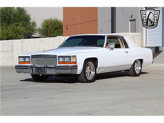 1982 Cadillac DeVille null image 2
