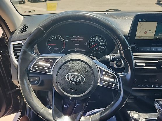 2021 Kia Seltos SX photo 11