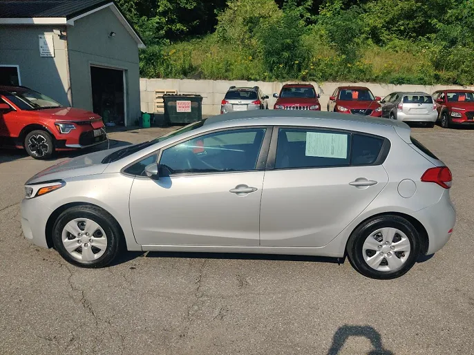 2017 Kia Forte5