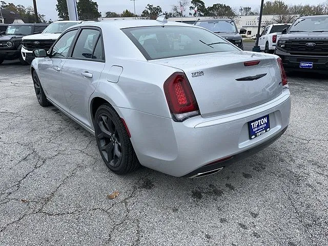 2022 Chrysler 300