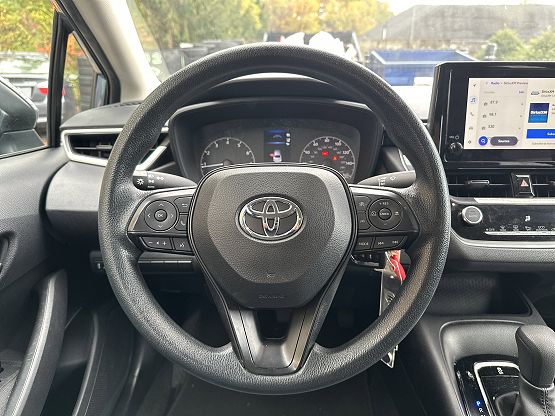 2024 Toyota Corolla LE photo 2