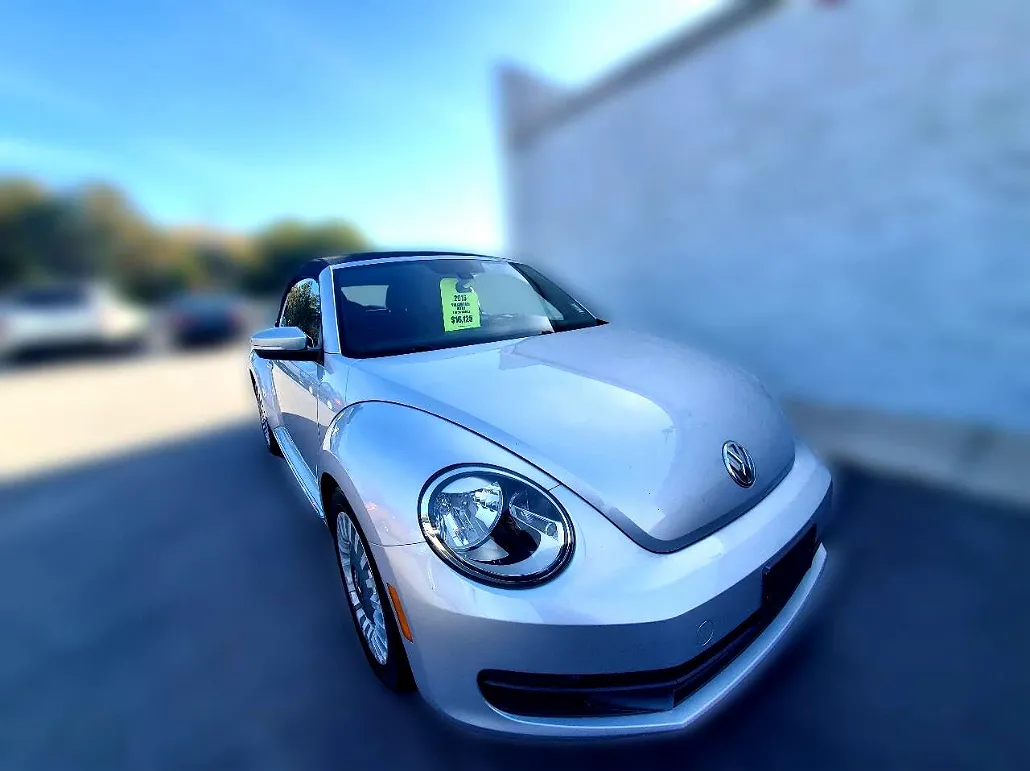 2016 Volkswagen Beetle null image 0