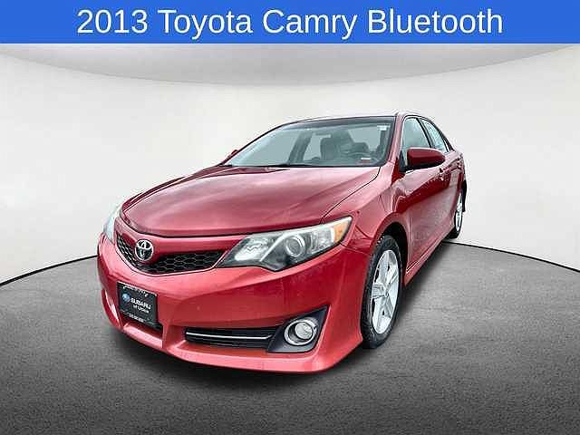 2013 Toyota Camry SE image 0