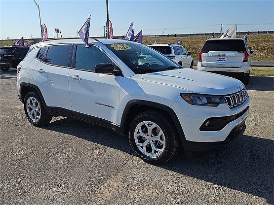 2024 Jeep Compass Latitude photo 11