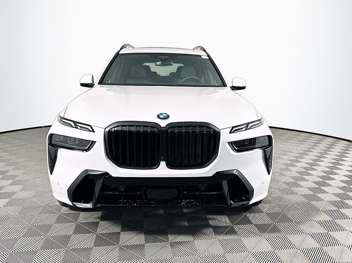 2025 BMW X7