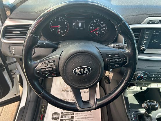 2017 Kia Sorento LX photo 4