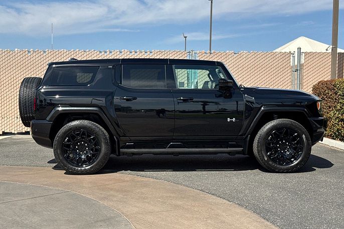 2024 GMC Hummer EV