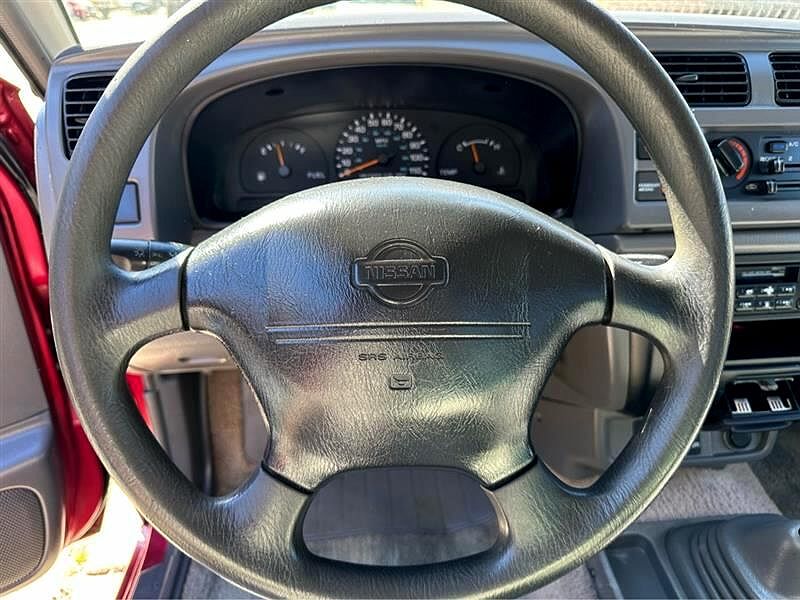 1998 Nissan Frontier XE image 15