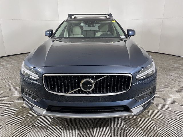 2025 Volvo V90