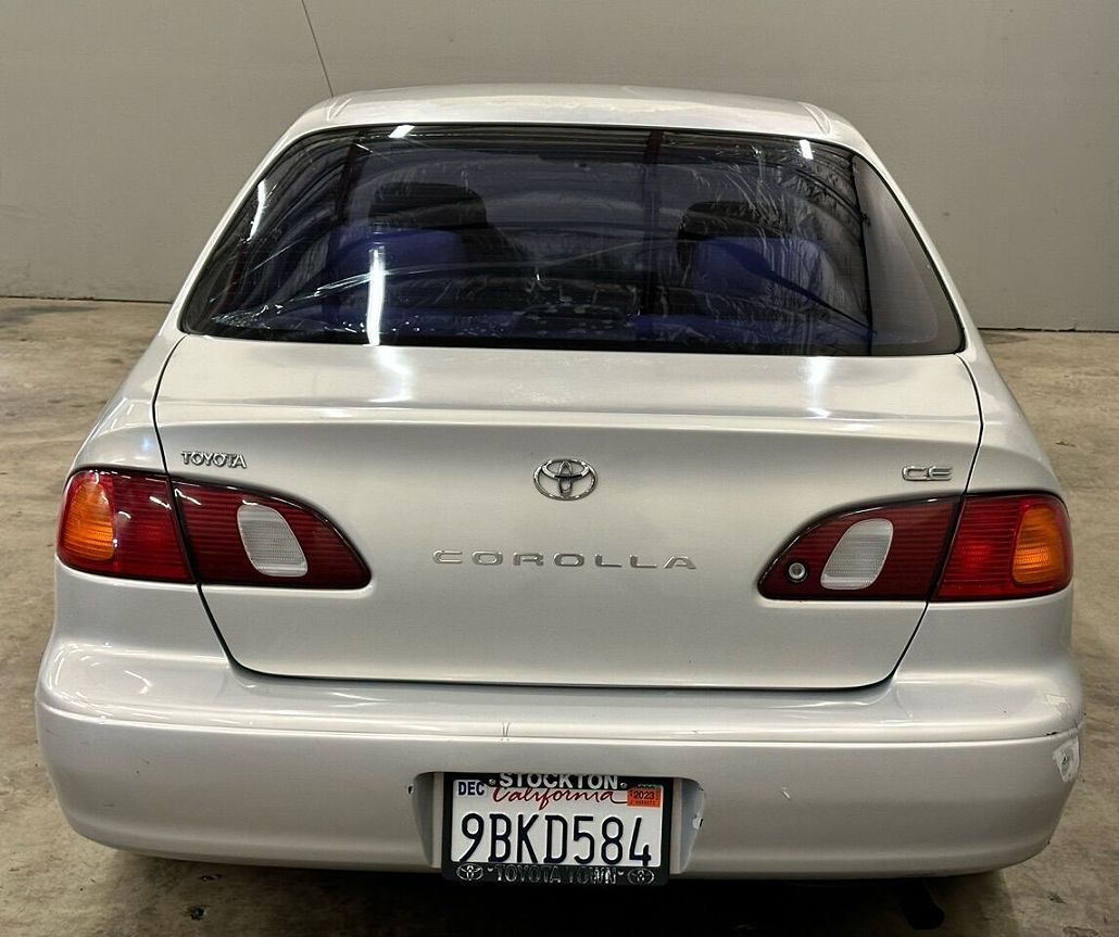 2000 Toyota Corolla LE image 3