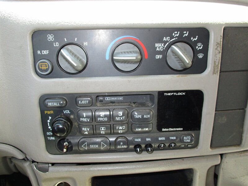 1997 Chevrolet Astro Base image 11