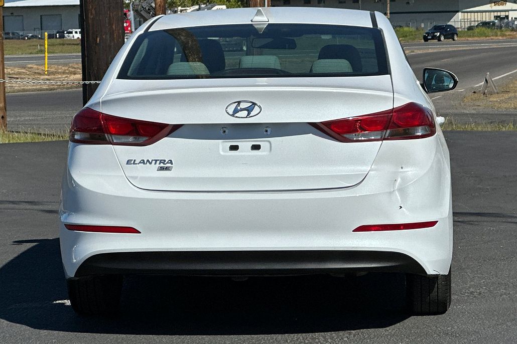 2017 Hyundai Elantra SE image 4