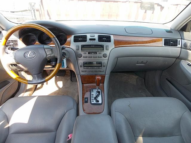 2005 Lexus ES 330 image 9