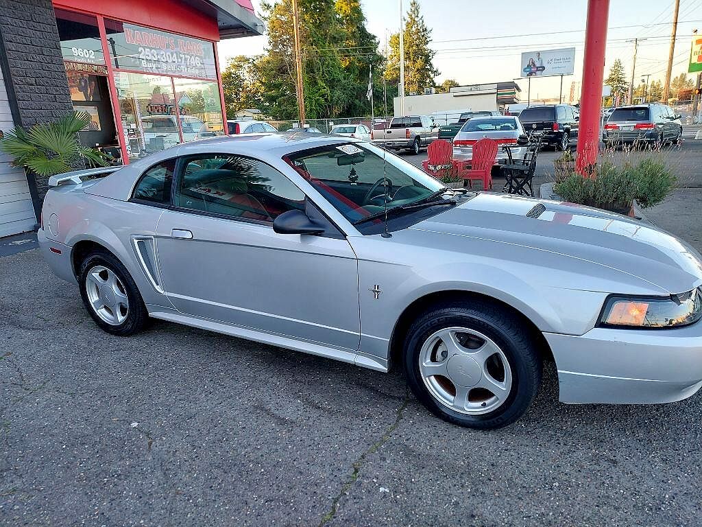 2002 Ford Mustang Standard image 0