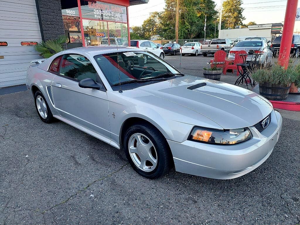 2002 Ford Mustang Standard image 2