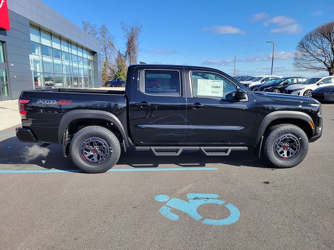 2025 Nissan Frontier