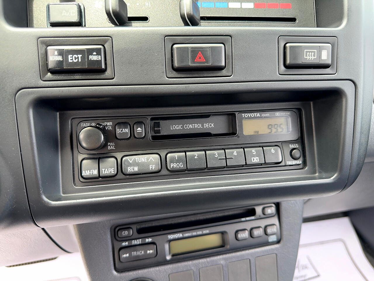 1996 Toyota RAV4 null image 38