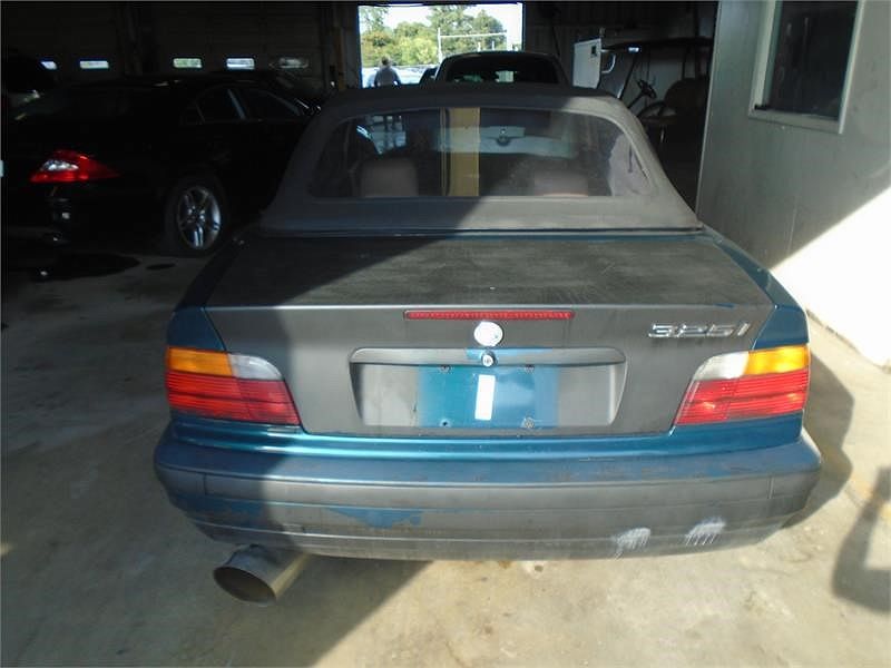 1995 BMW 3 Series 325ic image 1