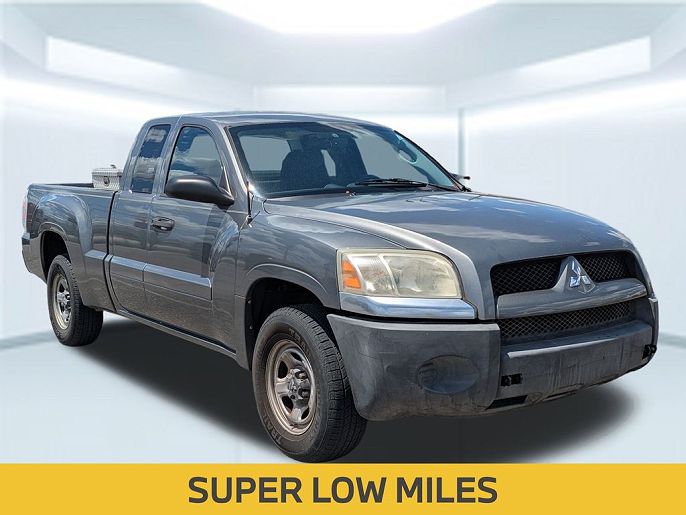 2008 Mitsubishi Raider