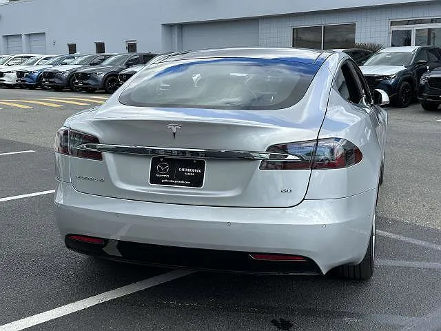 2016 Tesla Model S 60 image 3