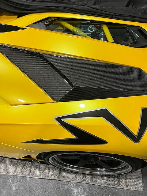 2015 Lamborghini Aventador LP700 image 3