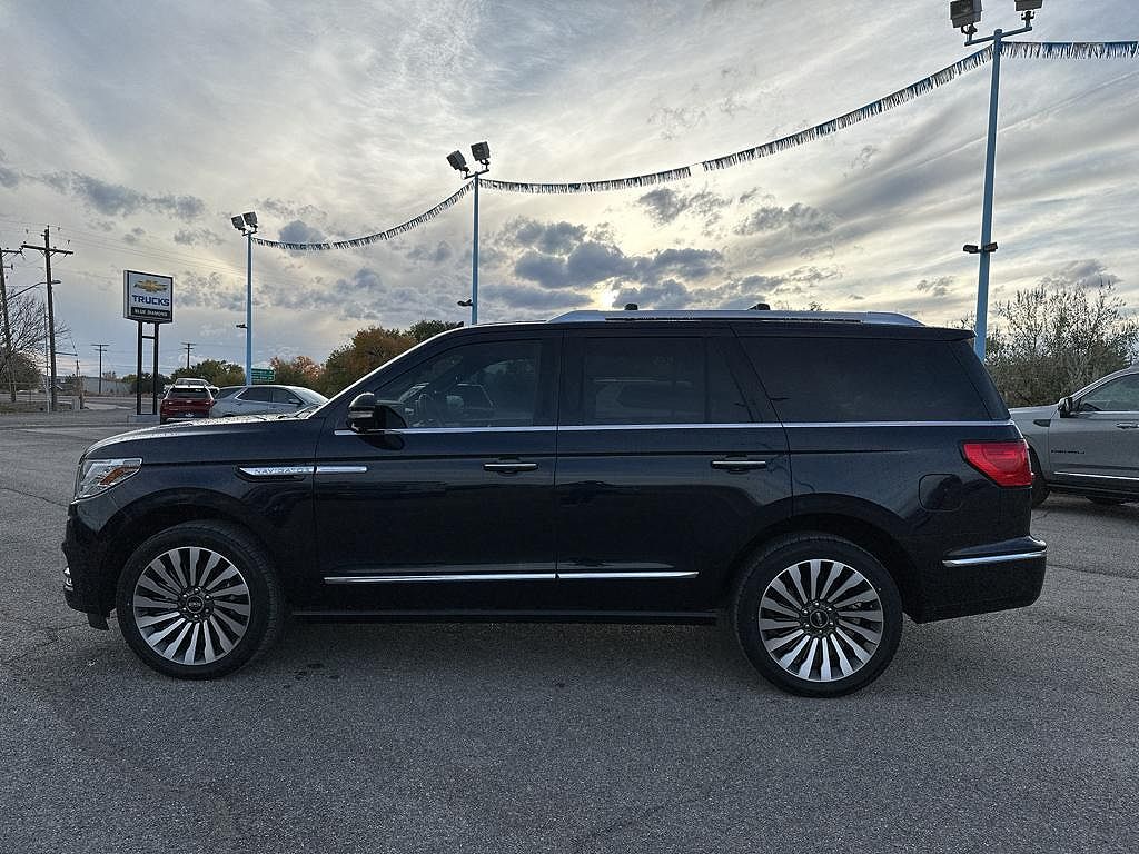 2021 Lincoln Navigator Reserve image 3